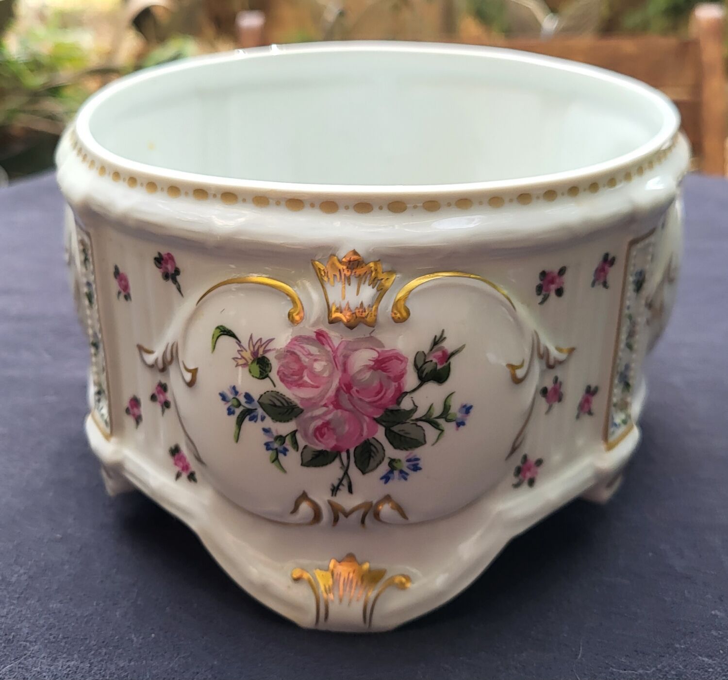 Planter, porcelain centerpiece