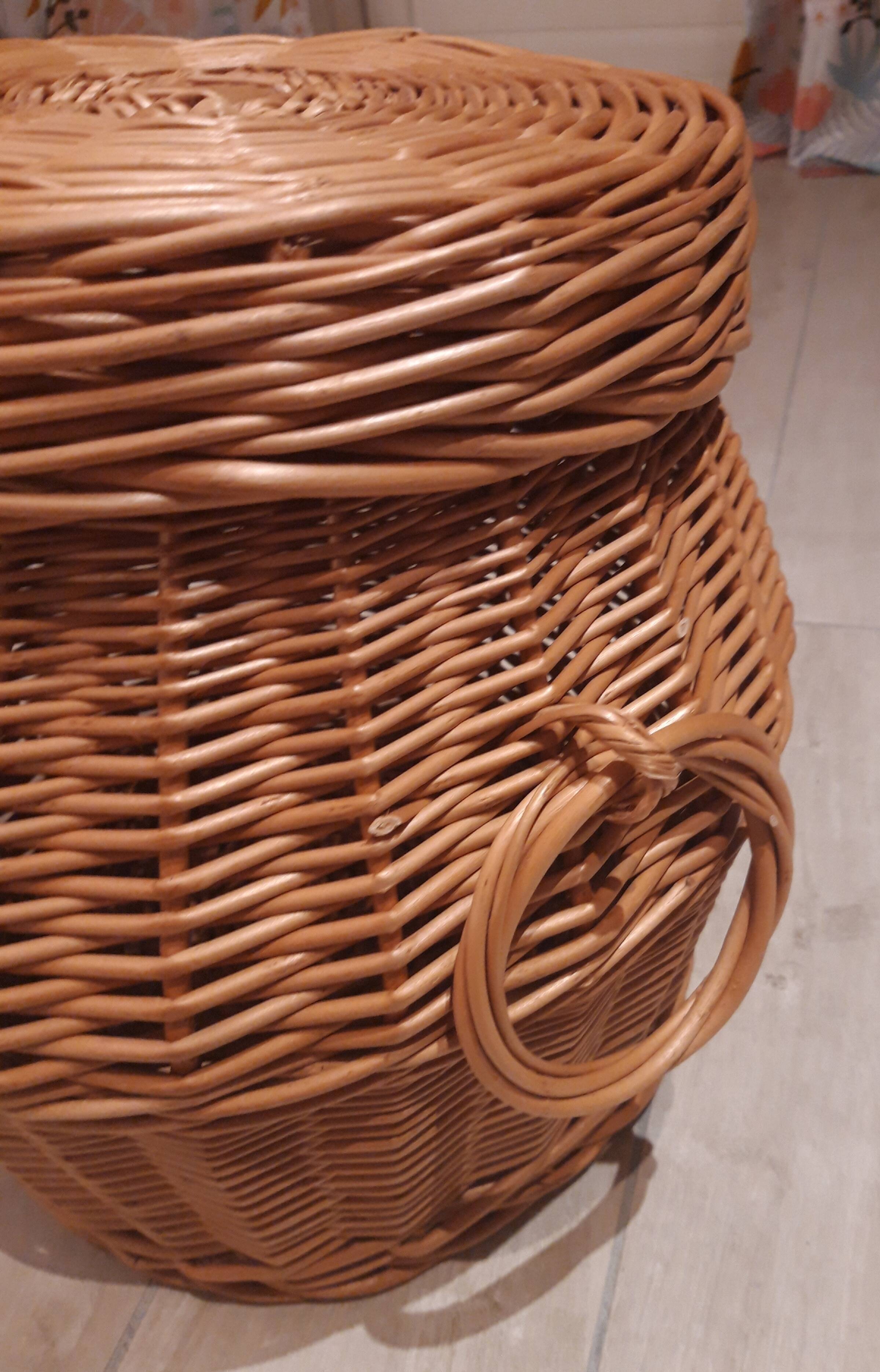 Wicker pouf box