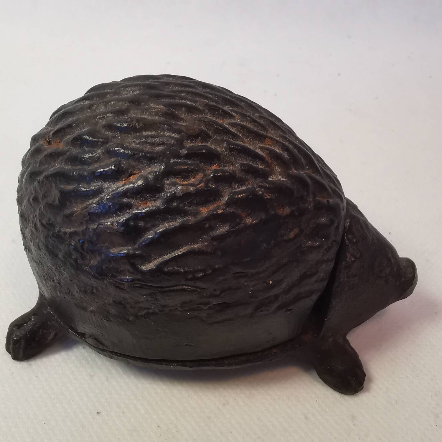 Vintage cast iron key/jewelry storage box. hedgehog shape