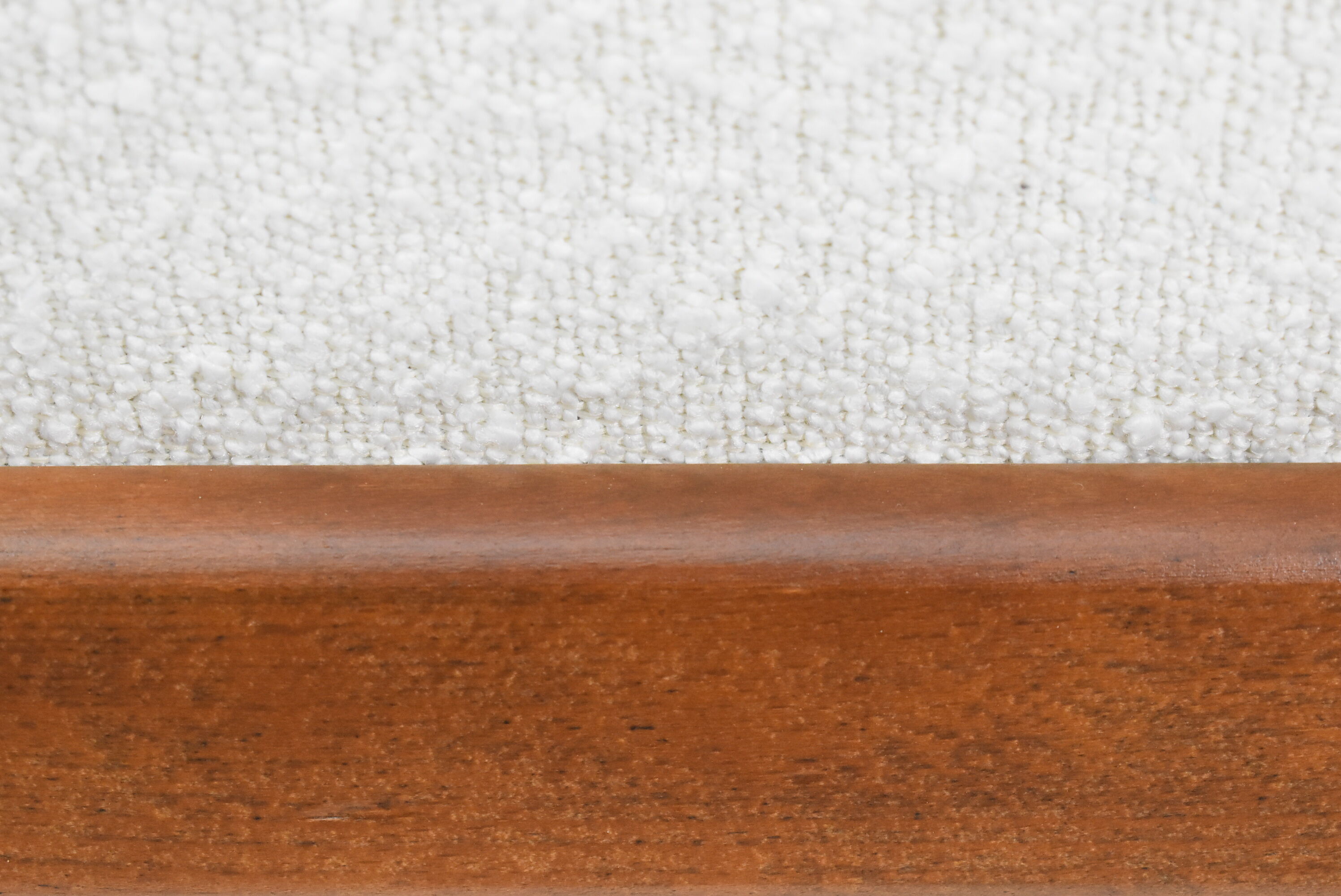 Fauteuil vintage original restauré poil de bras, designer E. Homma, années 1960, blanc bouclé