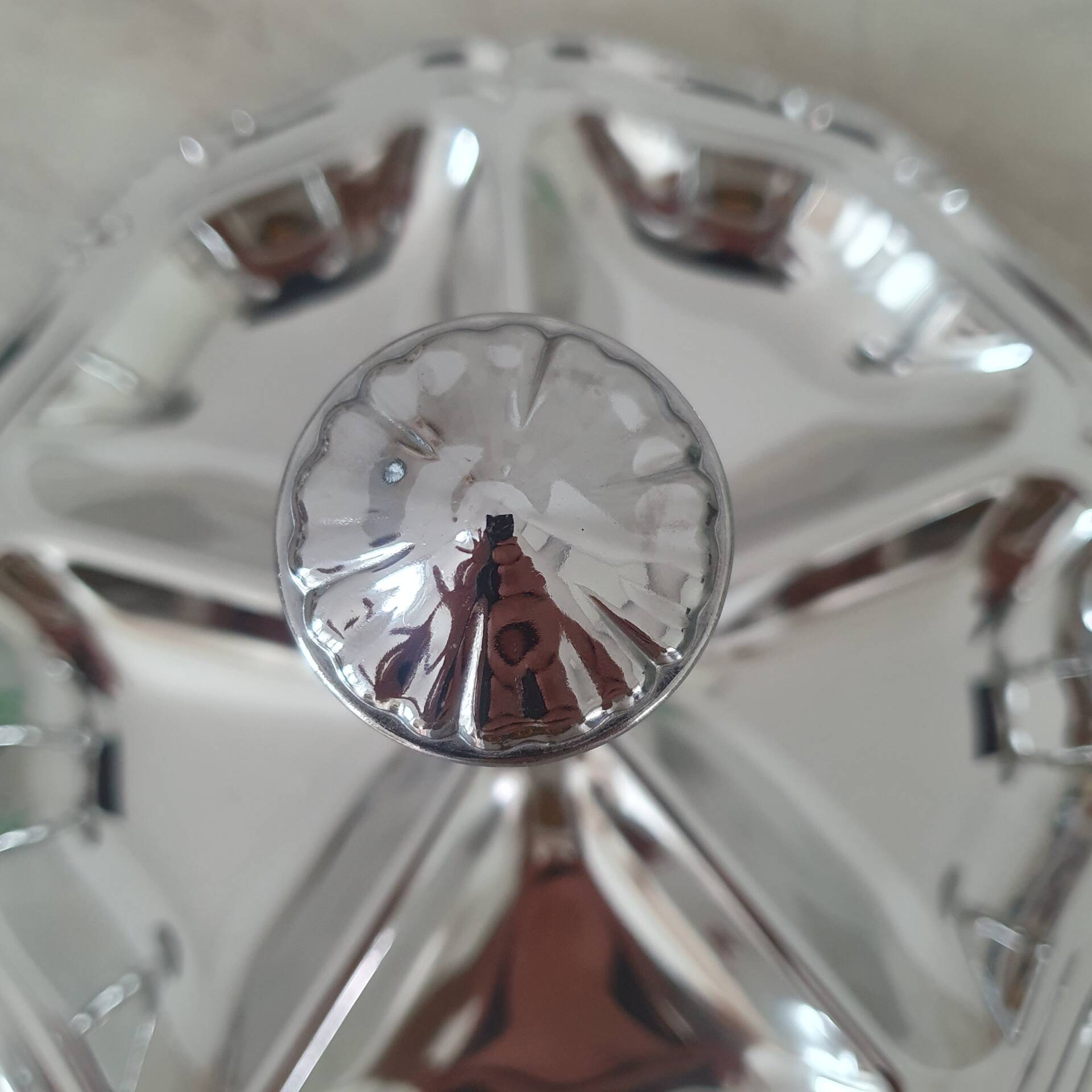 Guy Degrenne / Round platter with compartments and central stainless steel handle