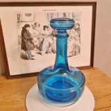 Carafe à décanter en verre bleu et son bouchon