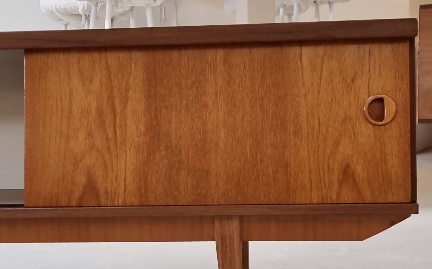 Lowboard du milieu du siècle