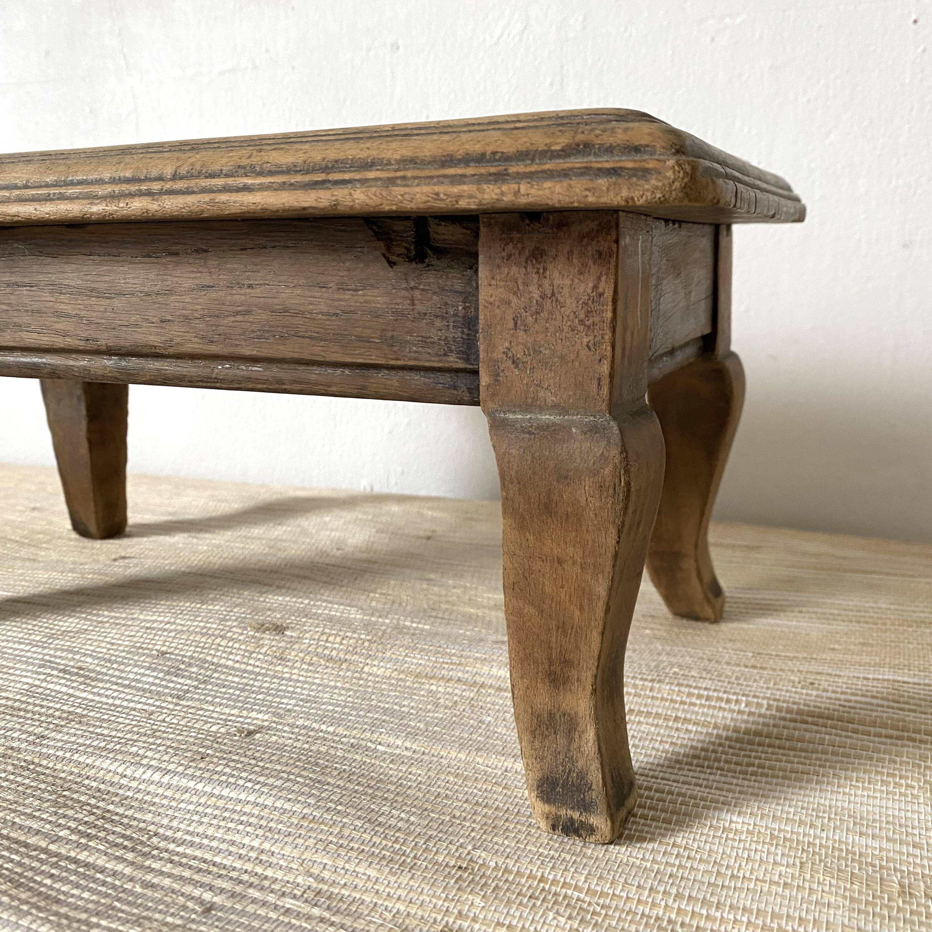 Low old stool 4 legs