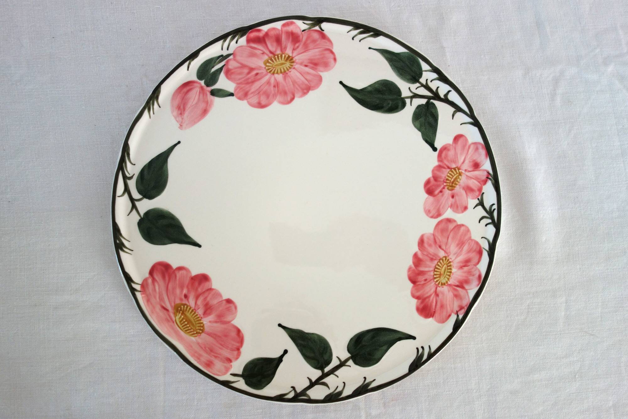 2 round plates Villeroy & Boch "Wild Rose", 1970