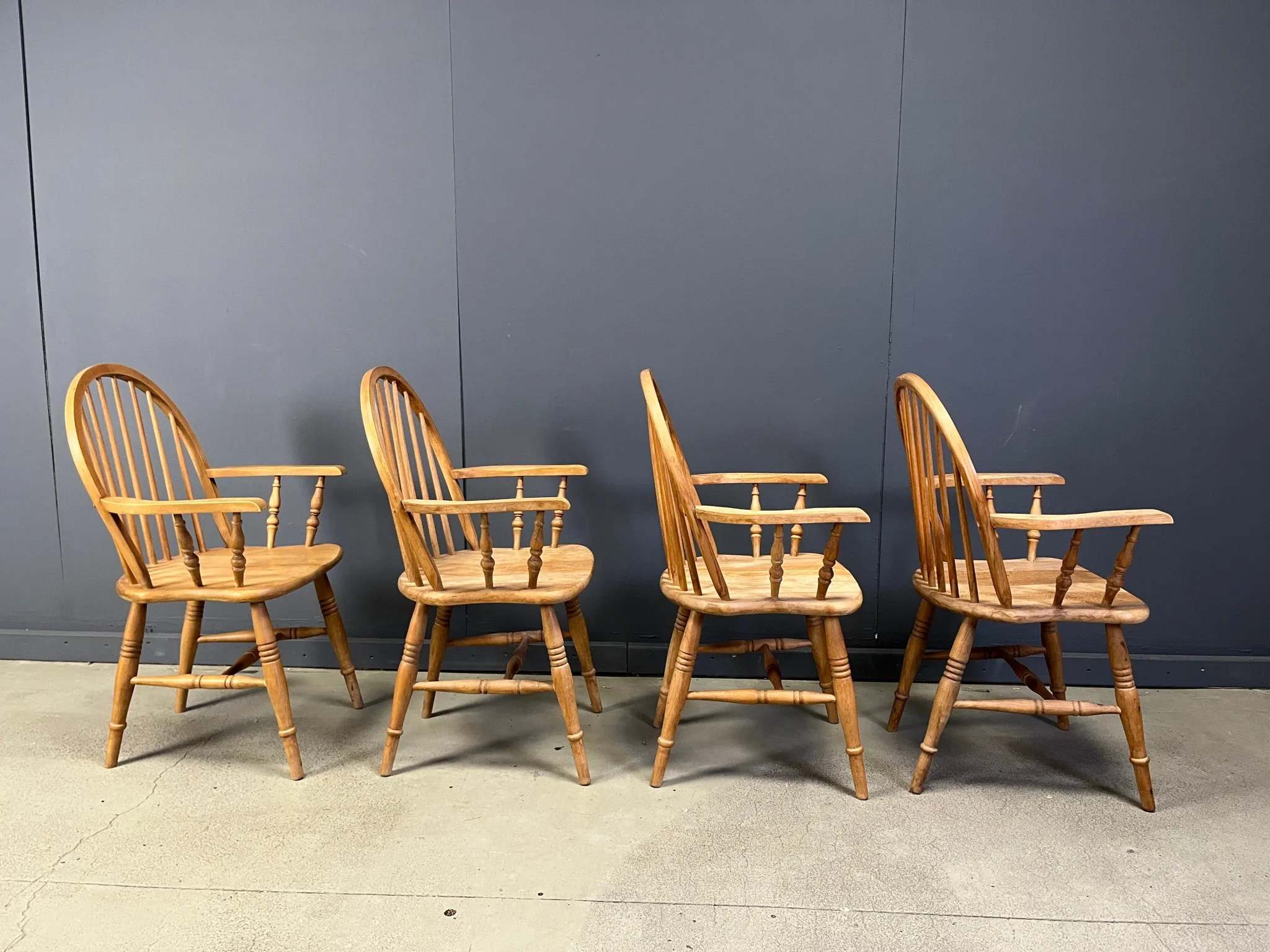 Beautiful English Windsor style dining chairs, set of 4
