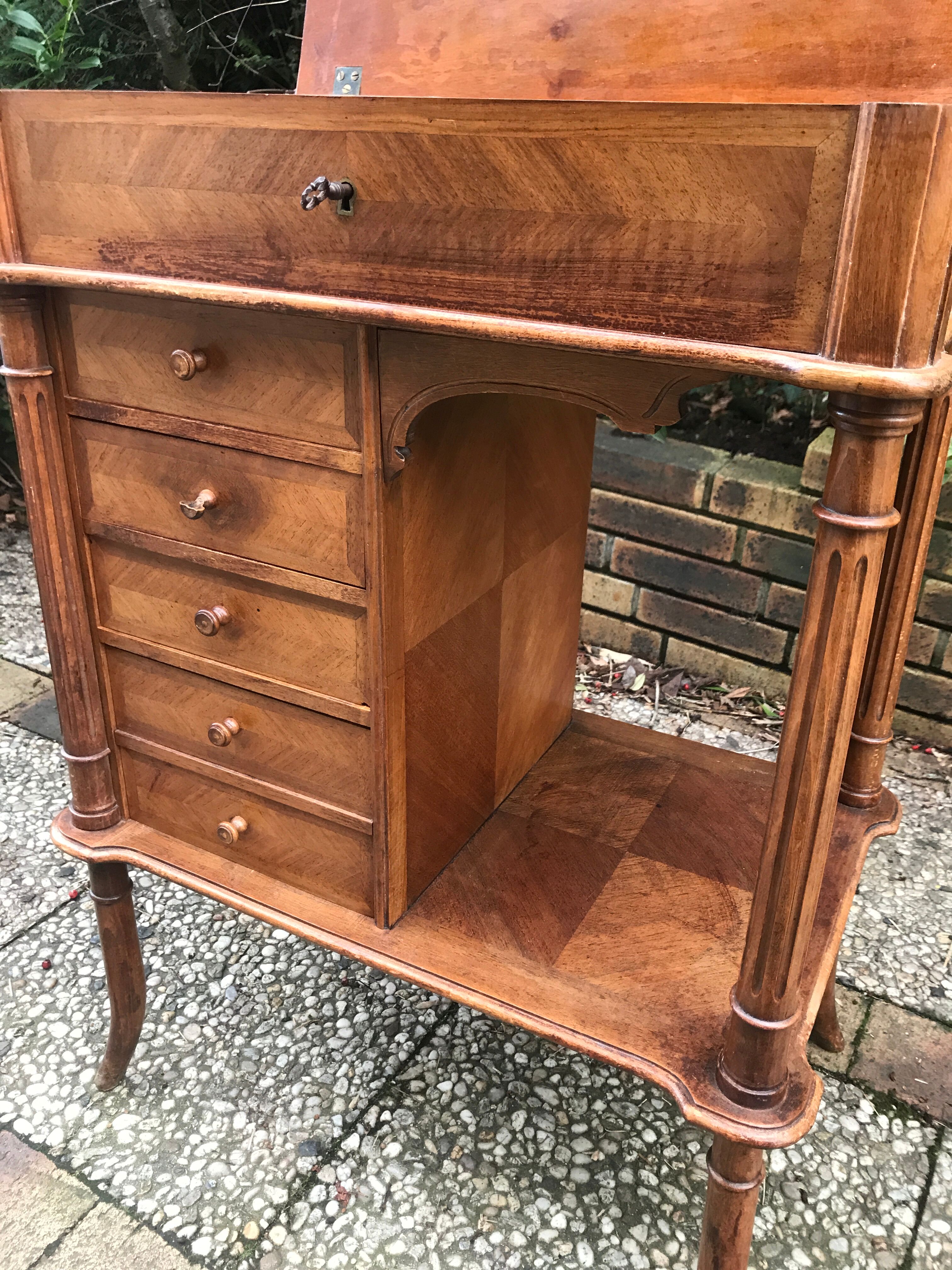 Dressing table walnut