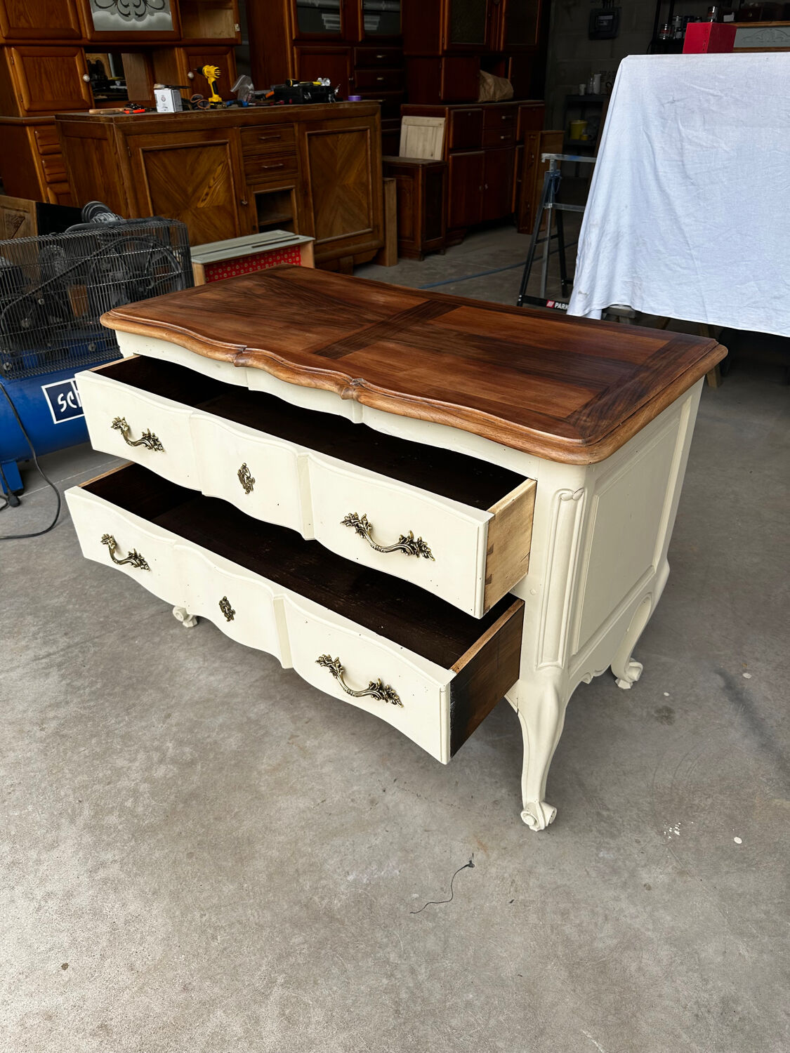 Antique chest of drawers