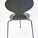 Chaise modèle 3100  "Ant Chair" de Arne Jacobsen