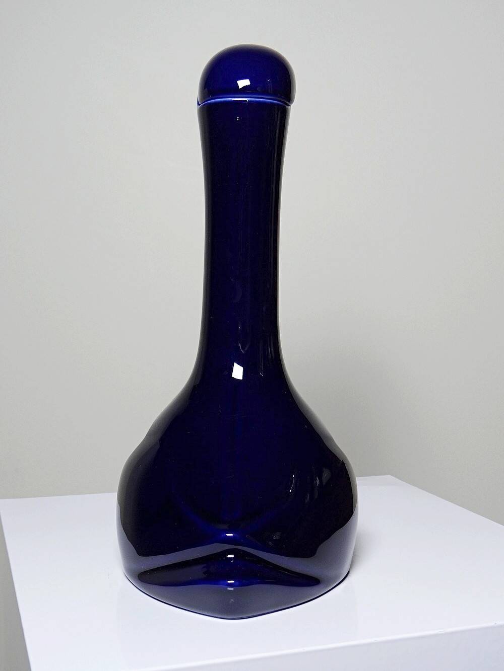 Fine white Limoges porcelain carafe, modeled after Sandoz Haviland