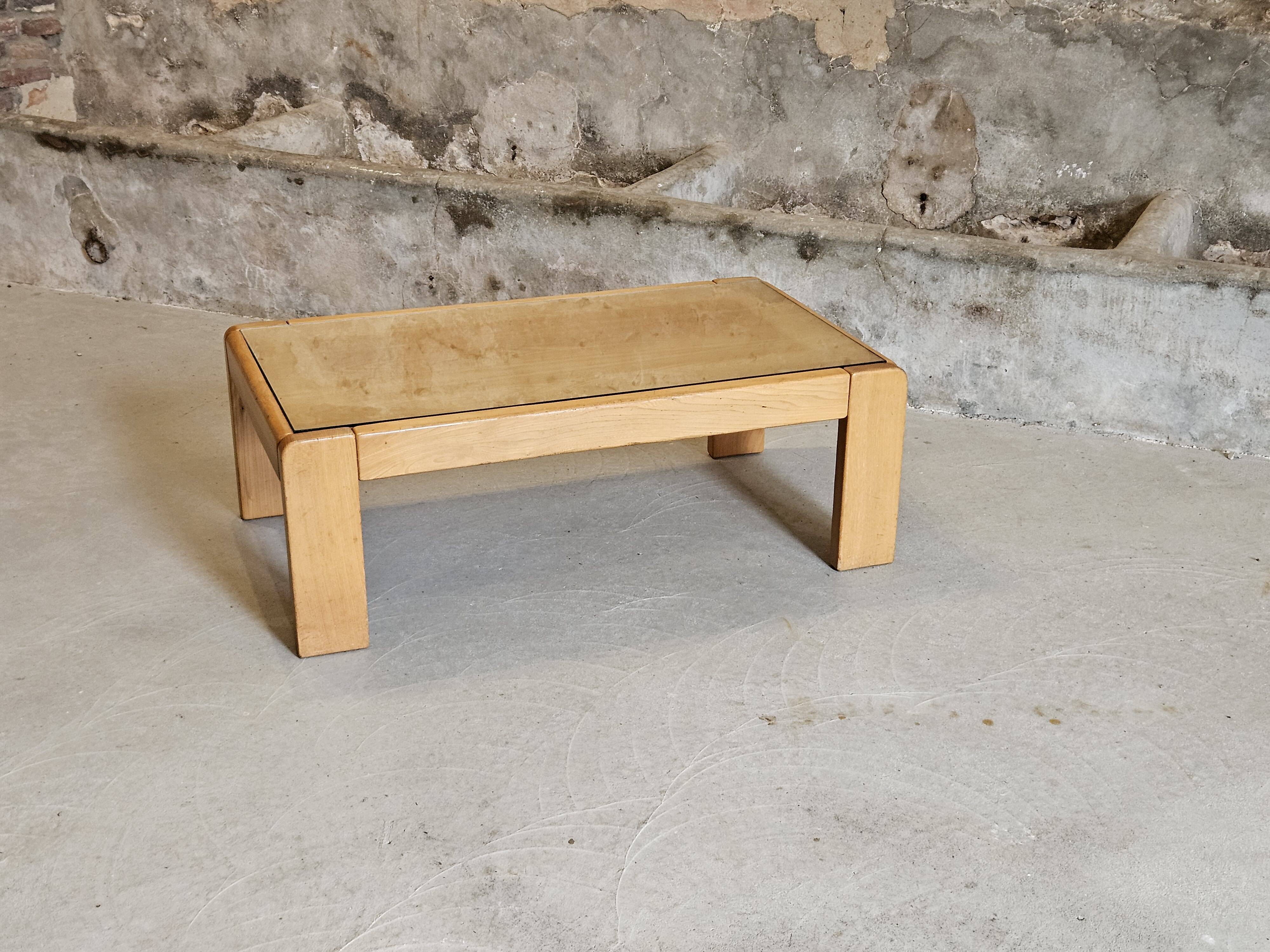 Designer coffee table 1970-1980 in kois elm and glass