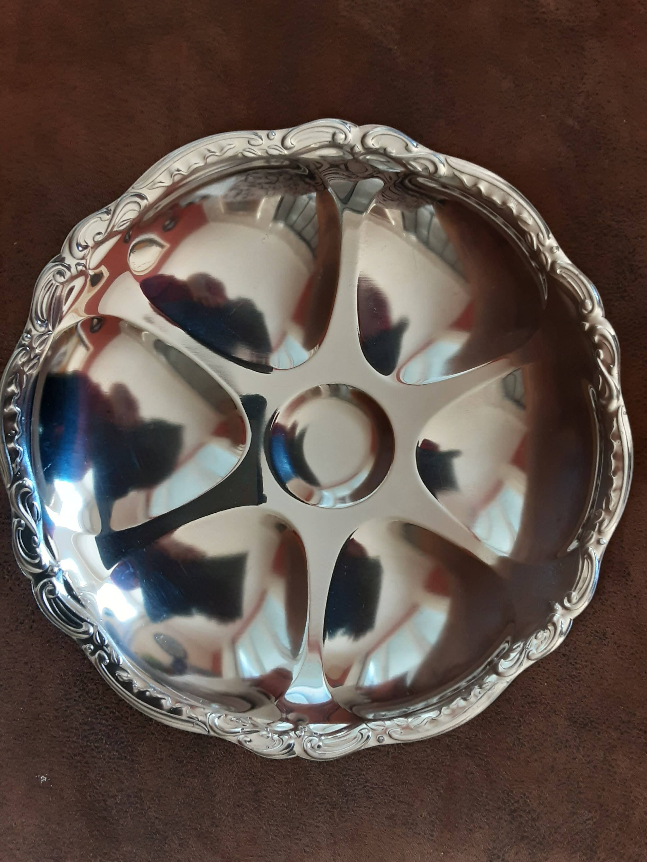 Set of 5 metal oyster plates