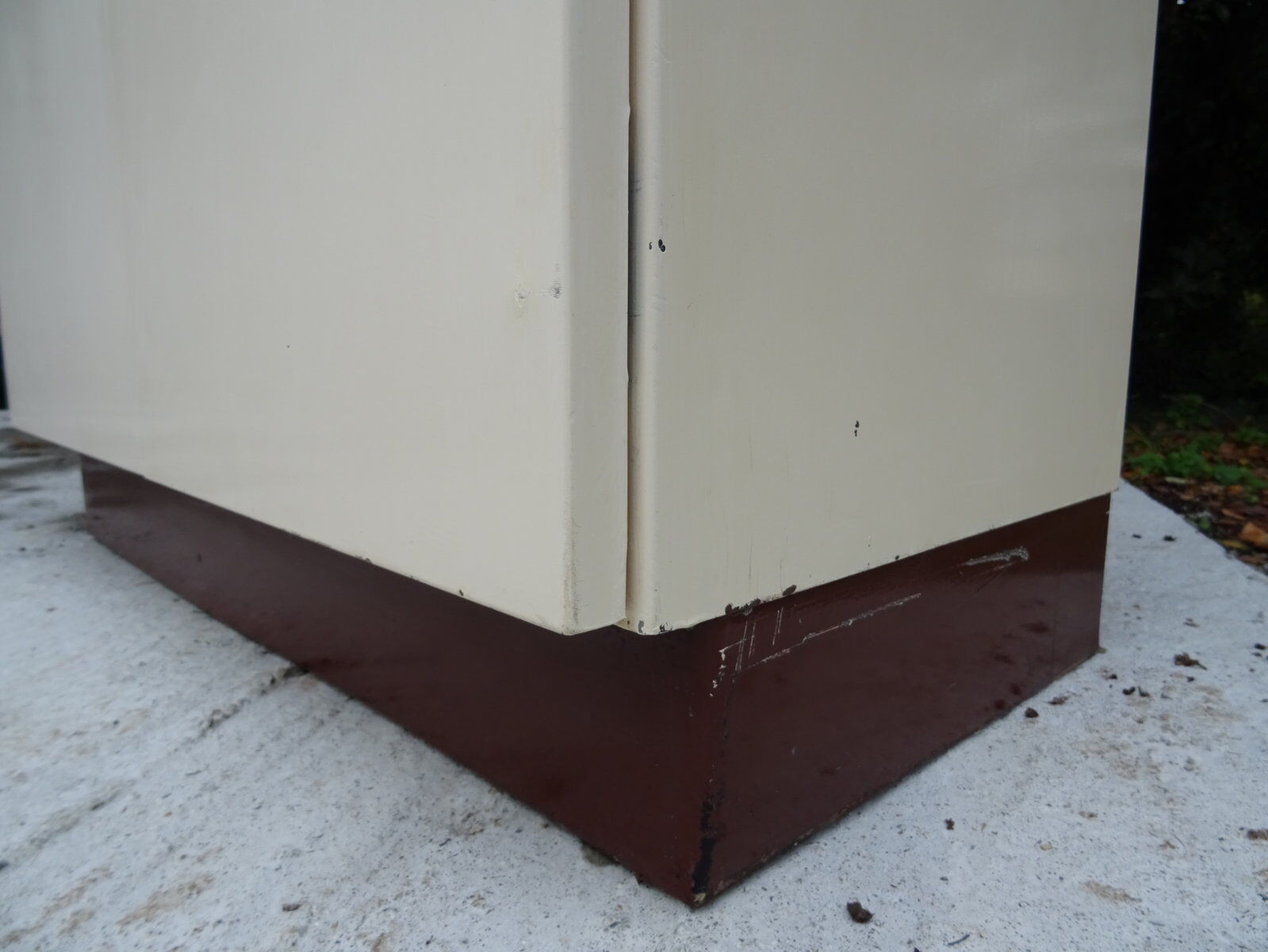Manufrance metal cabinet