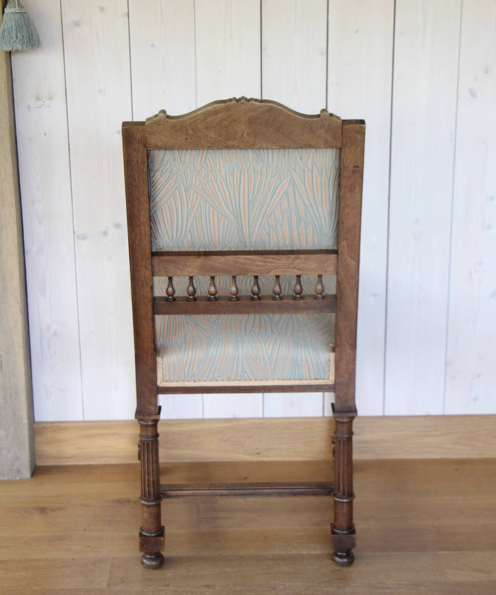 4 upholstered chairs in Henri II style