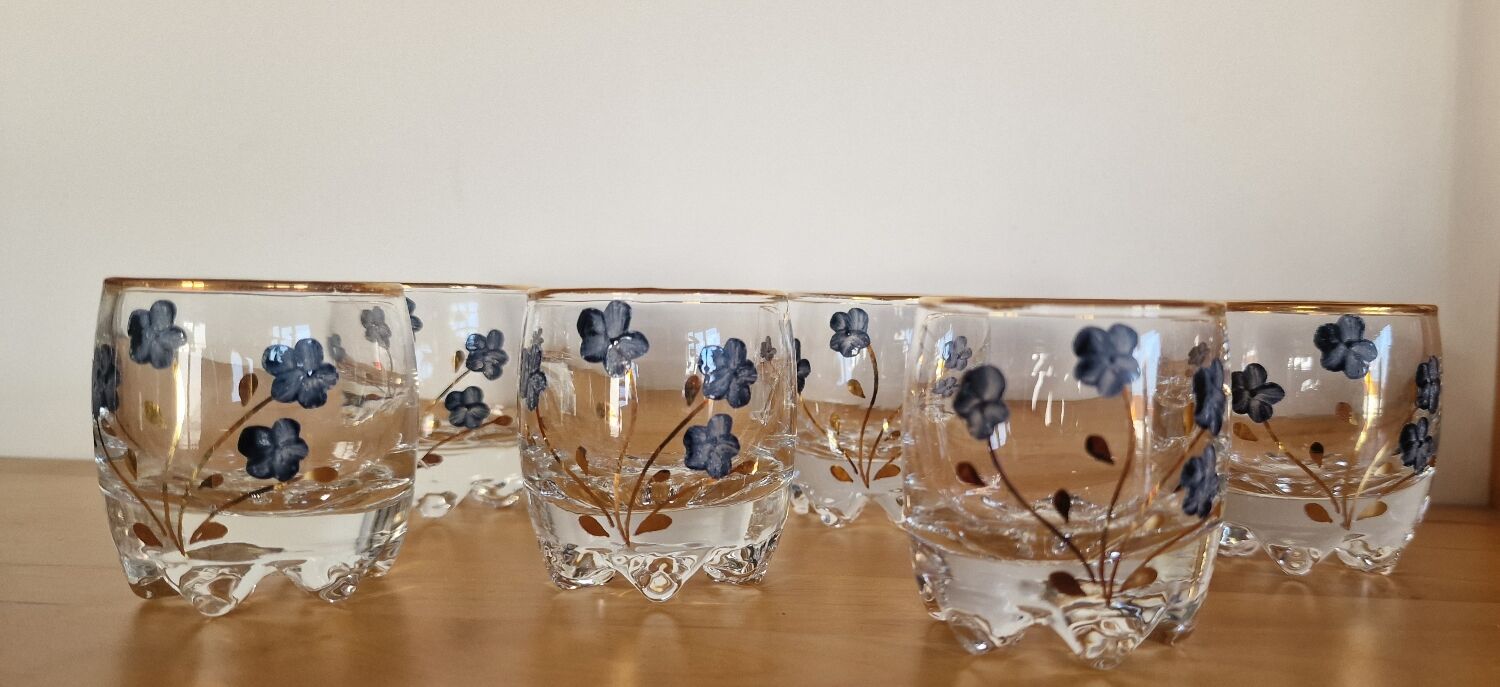 Set of 6 small hand-painted gilded glasses