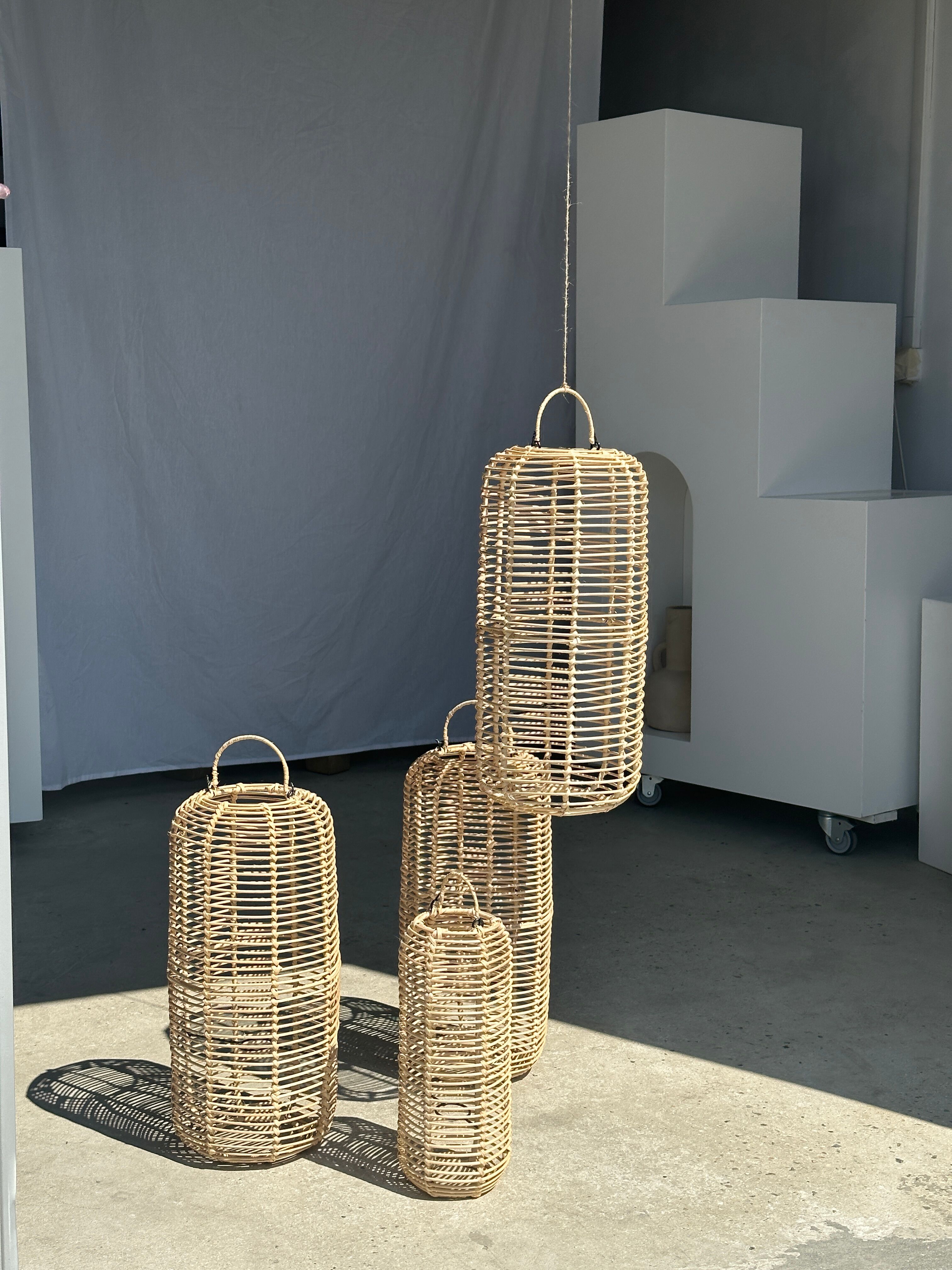 Small lantern-shaped rattan suspension H35 D15