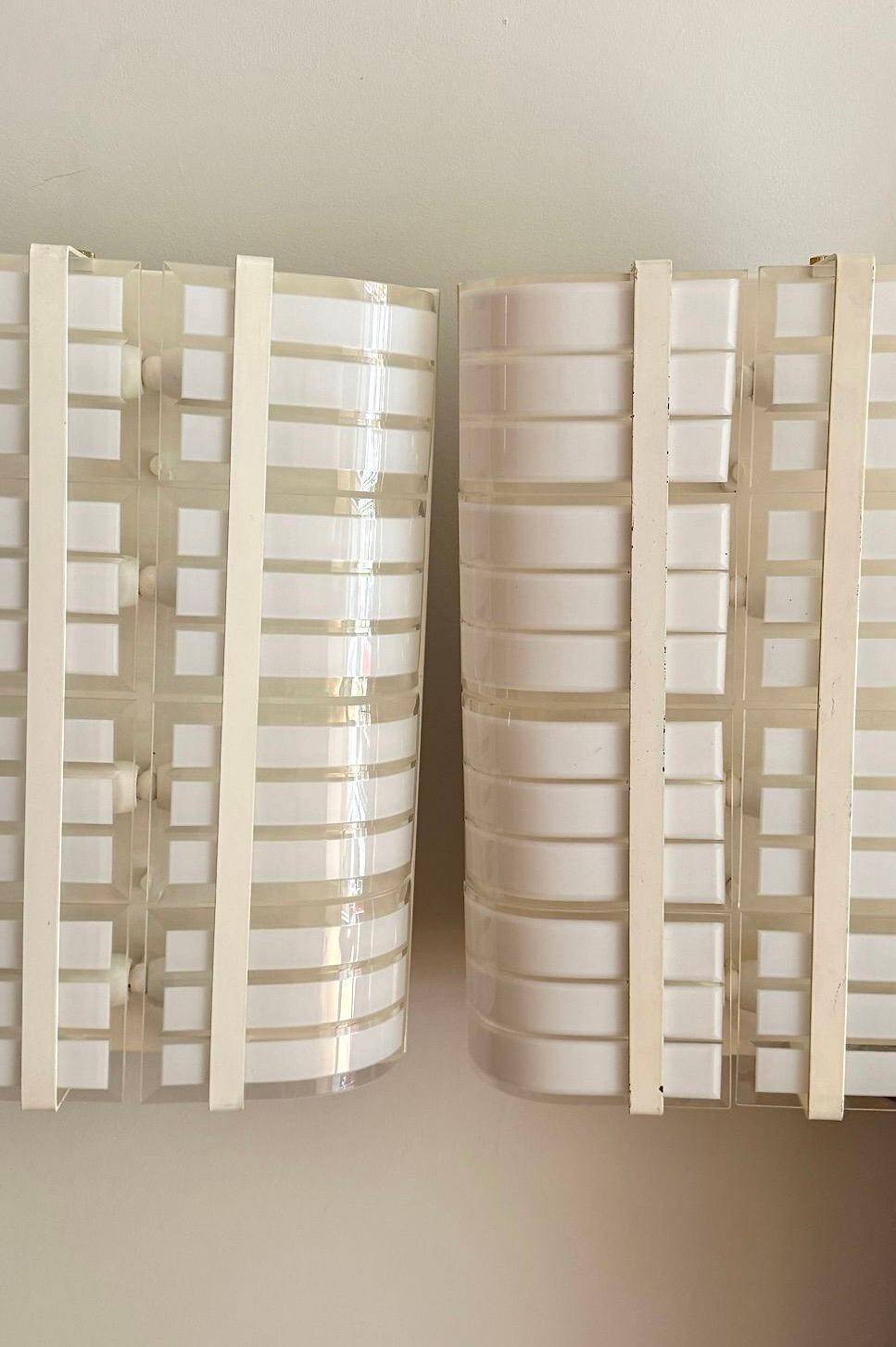 Appliques Murano blanches courbées