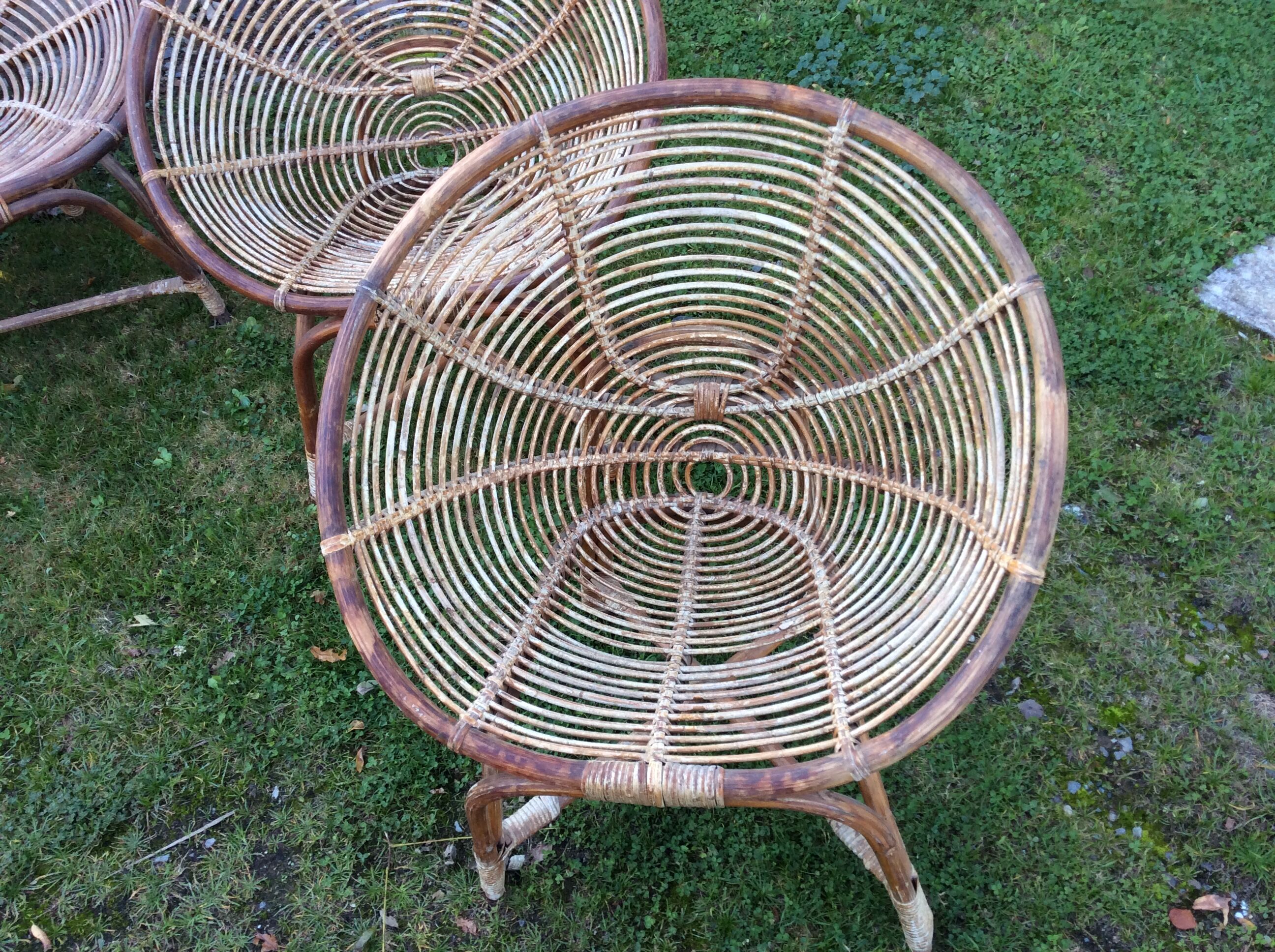 Set of 4 armchairs and 1 vintage rattan bench (5 pieces) inseparable.