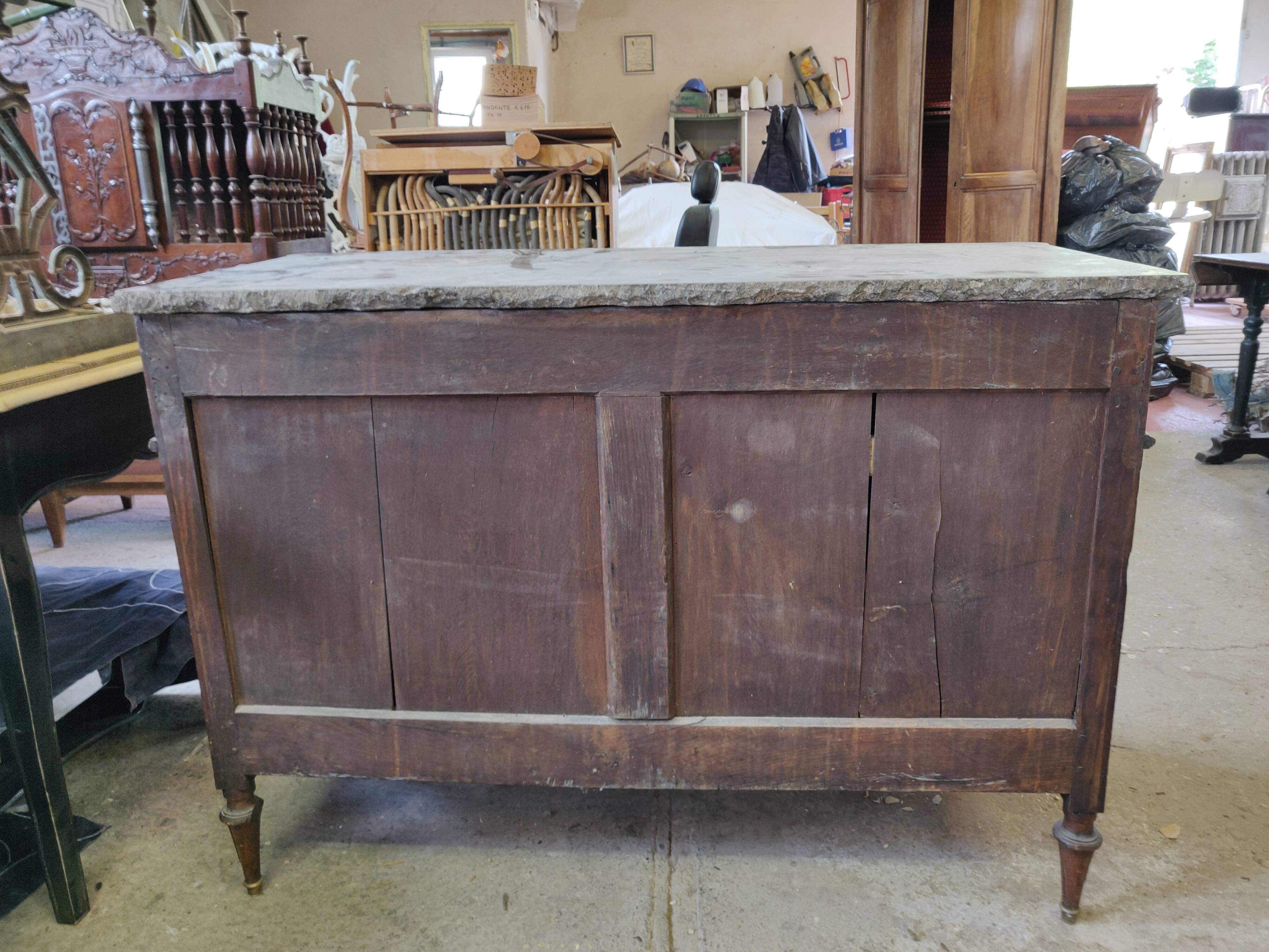 Louis XVI style chest of drawers clover lock