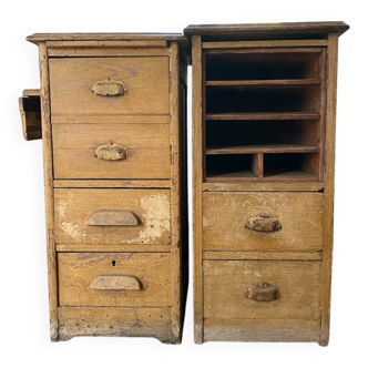 2 colonnes à tiroirs anciennes en bois