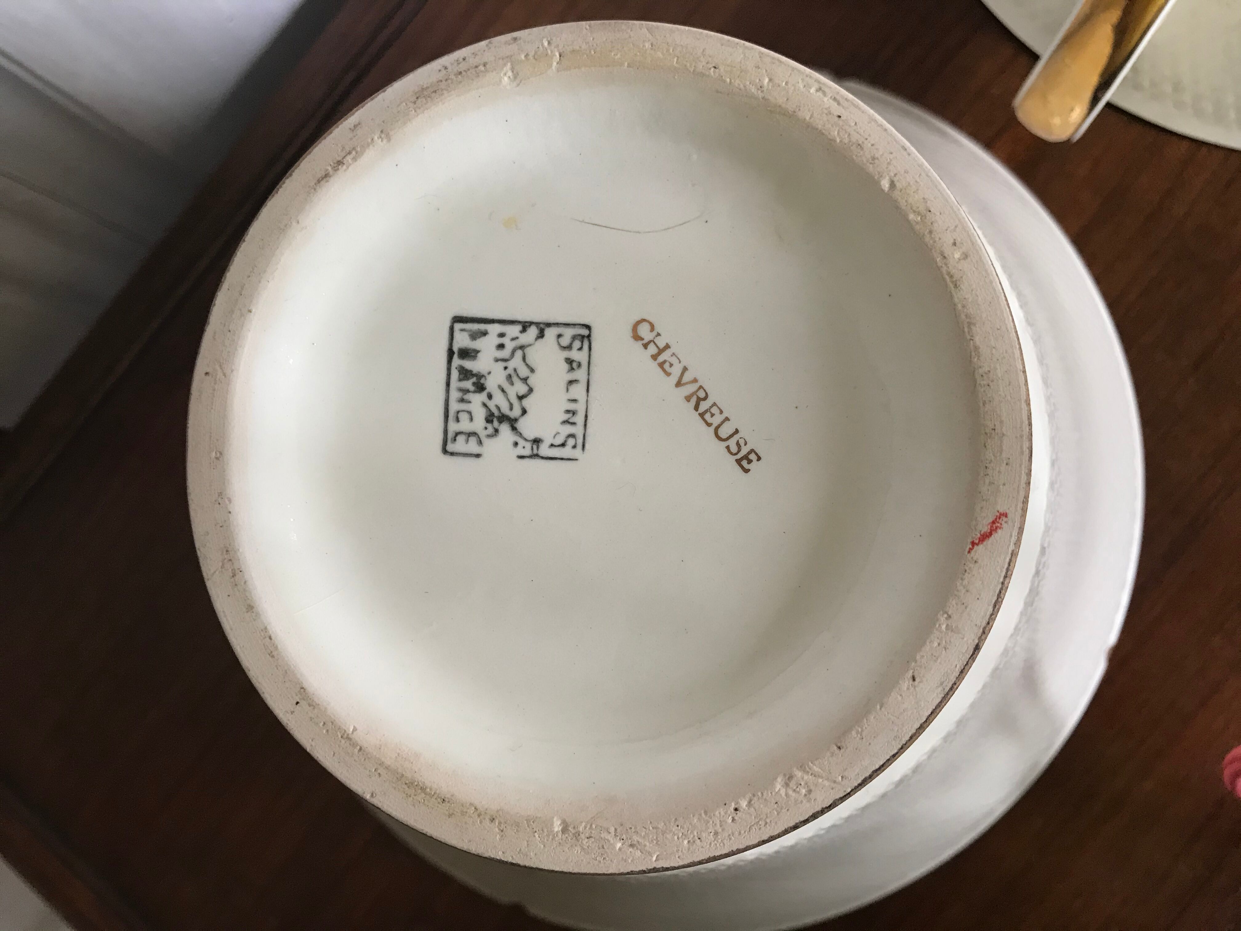 Salins iron earth hollow dishes