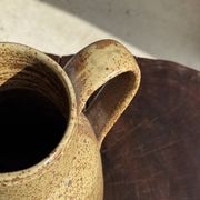 Grande carafe en grès mouchetée pas de marque au dessous H21