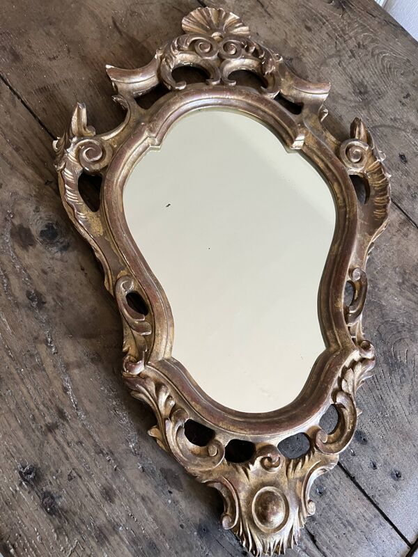 Miroir ancien baroque doré à la feuille – bois sculpté