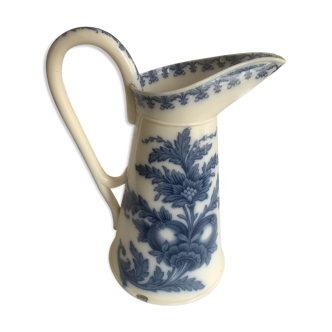 Water pitcher