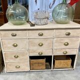 Meuble de magasin