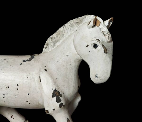Cheval en bois sculpté – Art populaire (Folk Art)