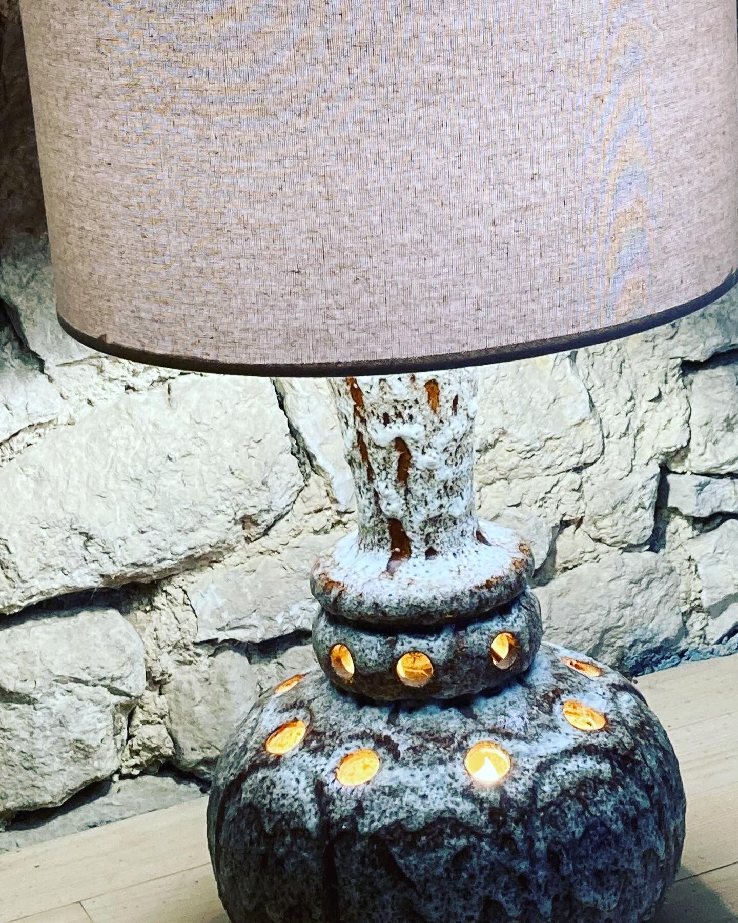 Table lamp