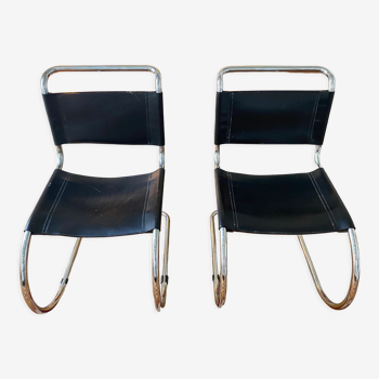 Paire de chaises Cantilever en cuir et acier