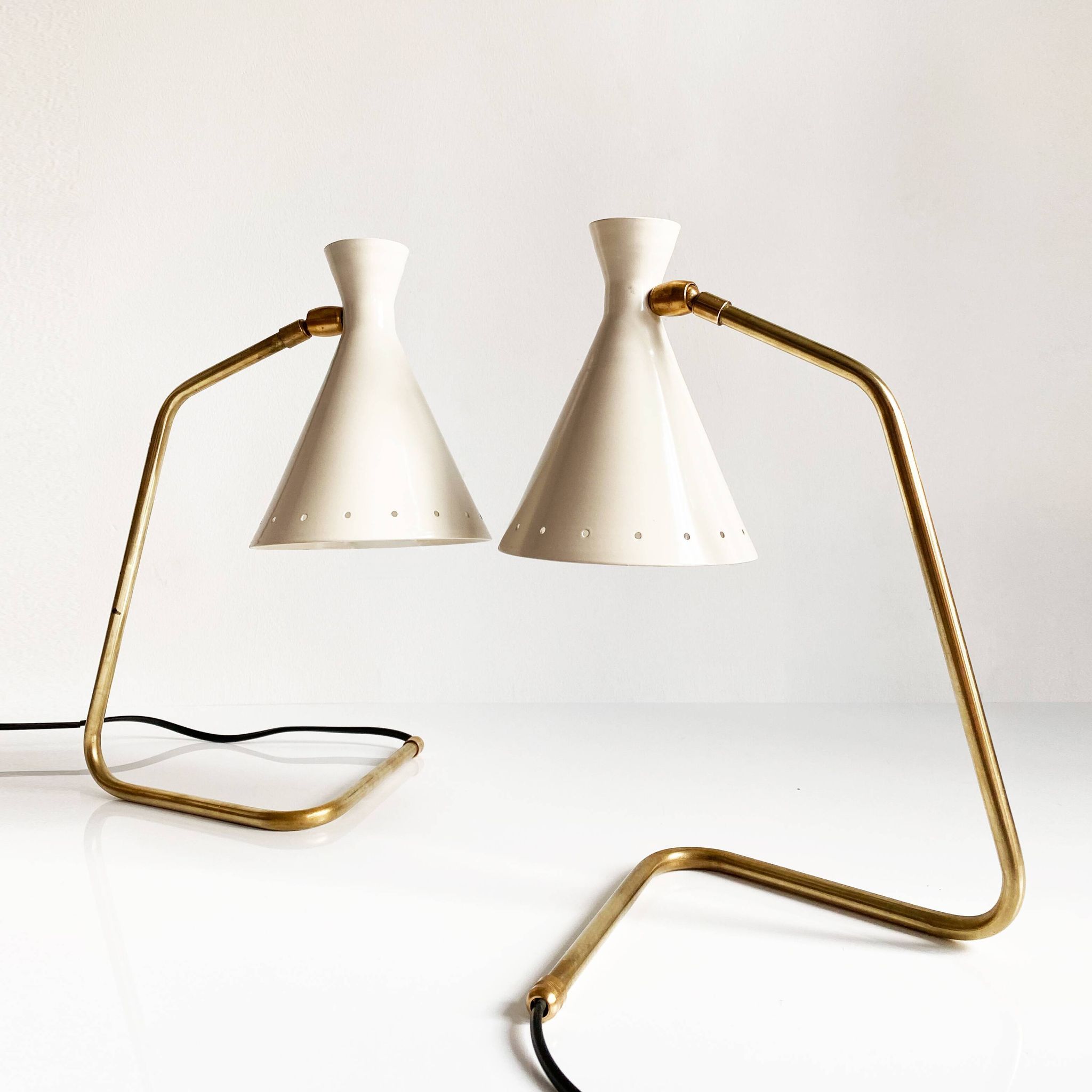 Pair of Italian "cocotte" lamps, 1950s design.