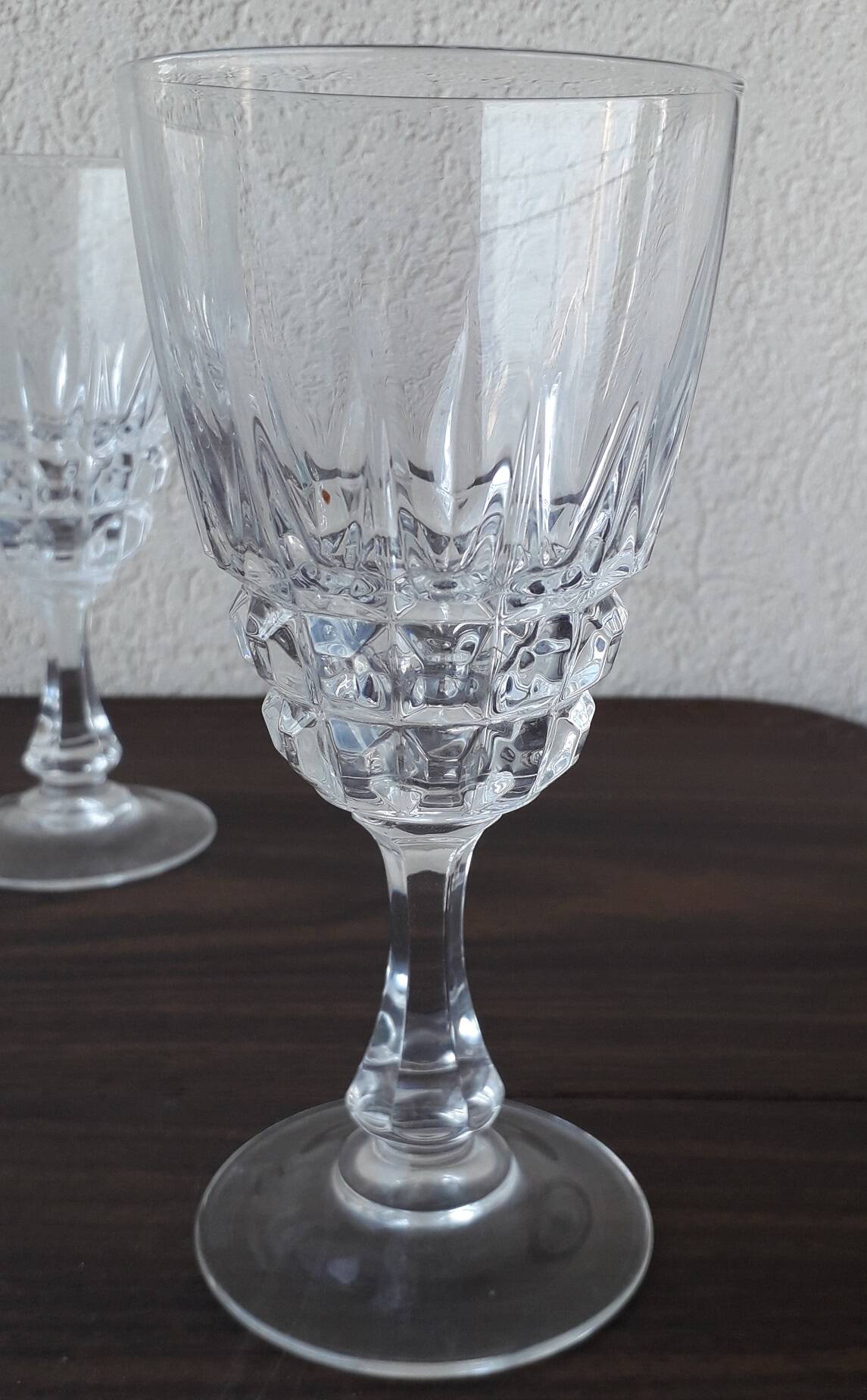 6 stemmed glasses