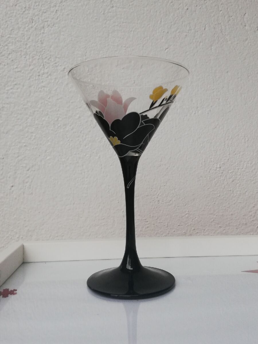 4 glasses with Luminarc Domino series Anaïs vintage black feet