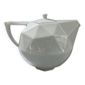 Porcelain teapot Deshoulières