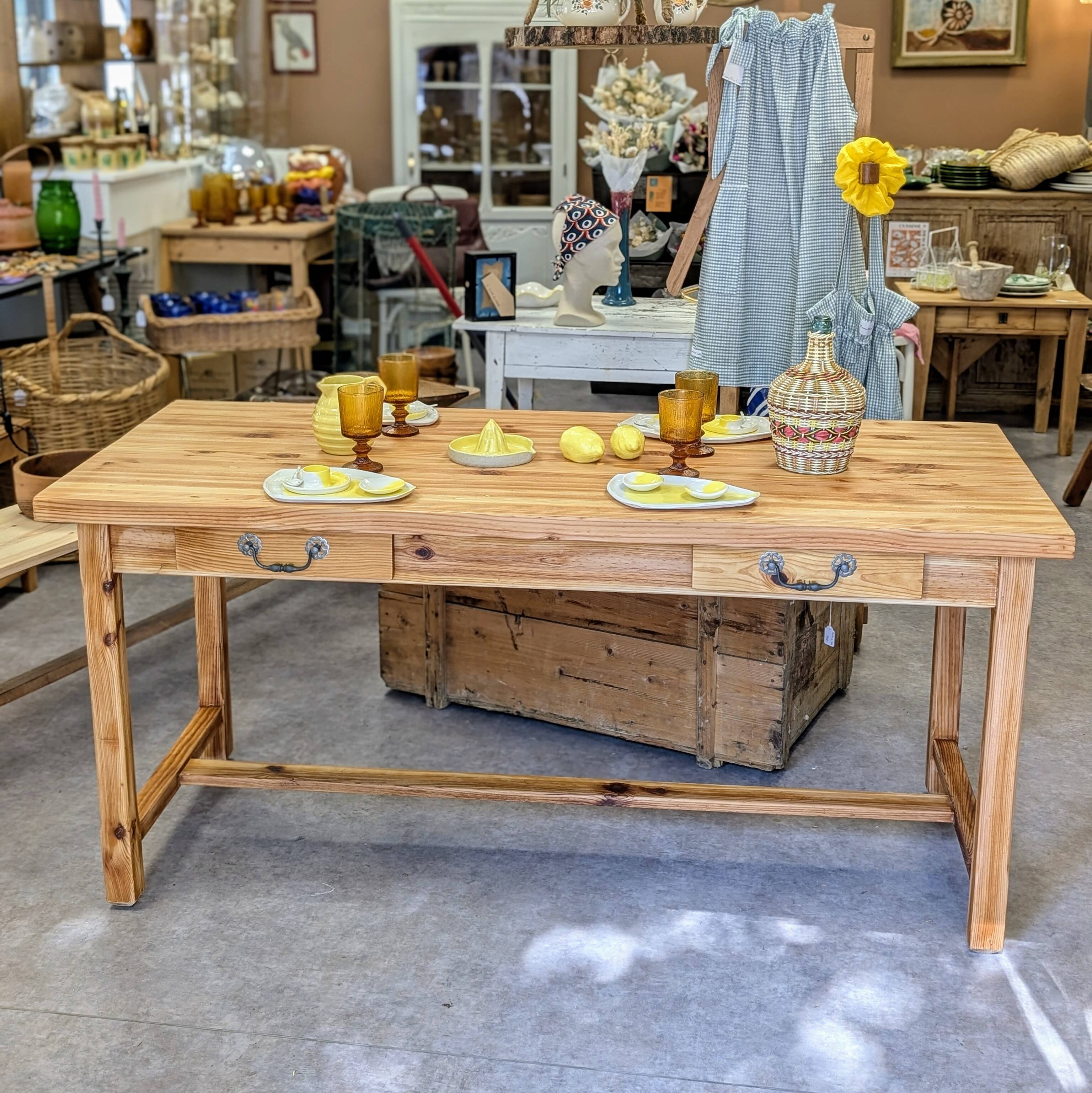 Farmhouse table with spacer base