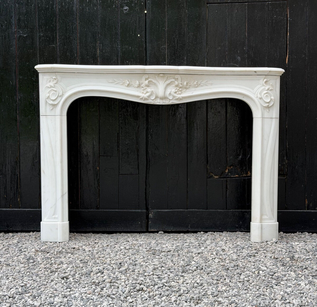 Cheminée de style Louis XV en marbre blanc de Thassos vers 1880