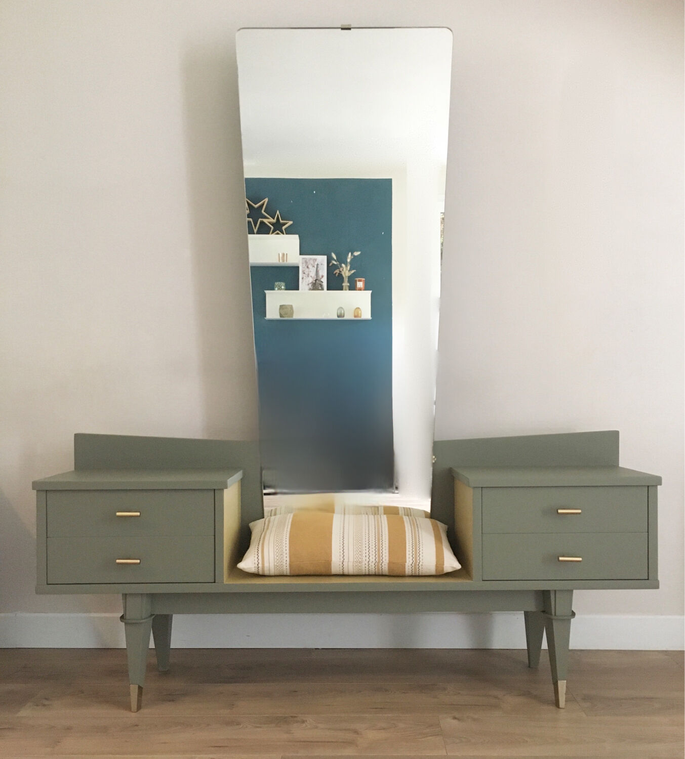 Vintage dressing table