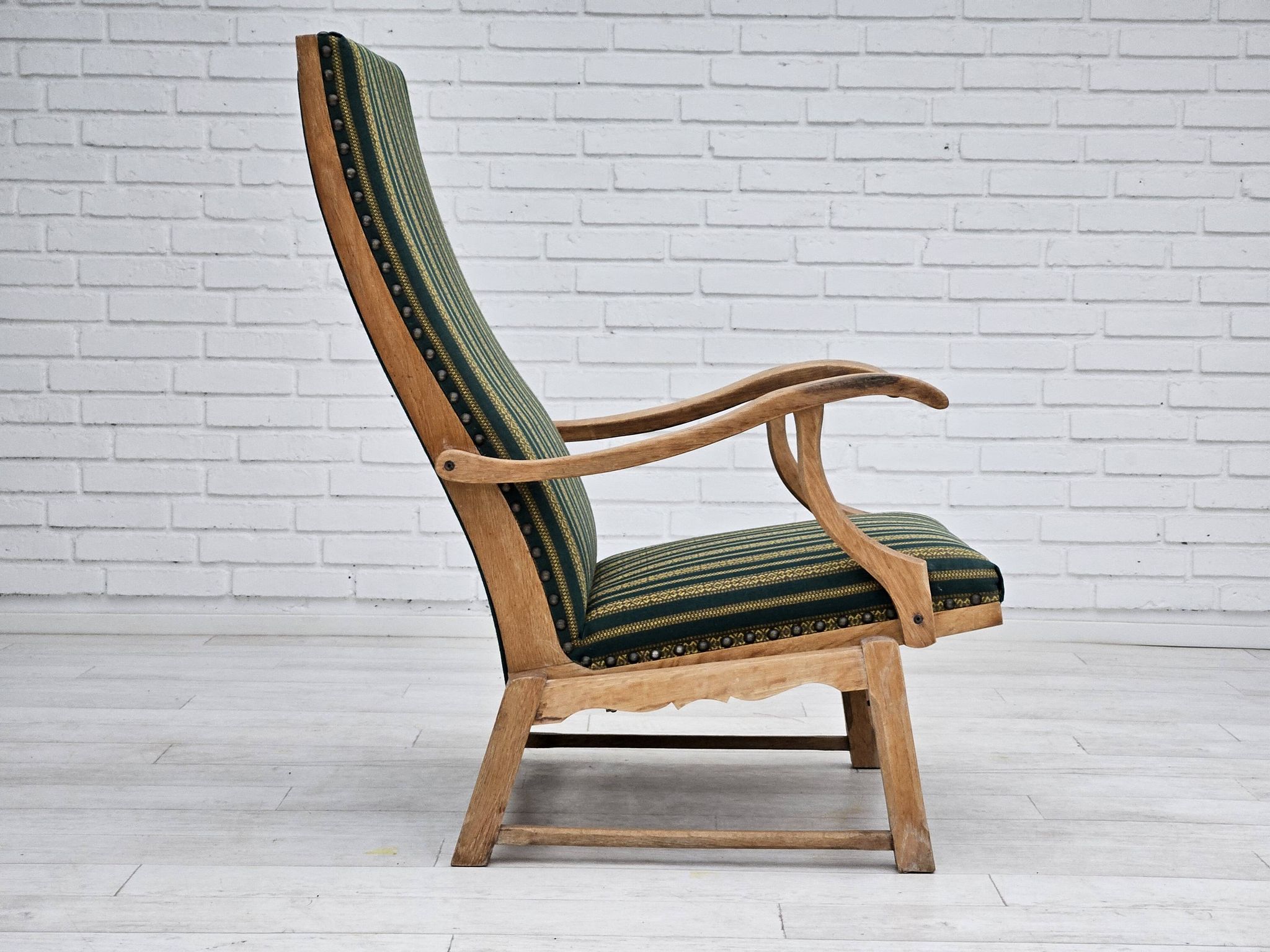 Chaise à bascule danoise à dossier haut, très bon état d'origine.