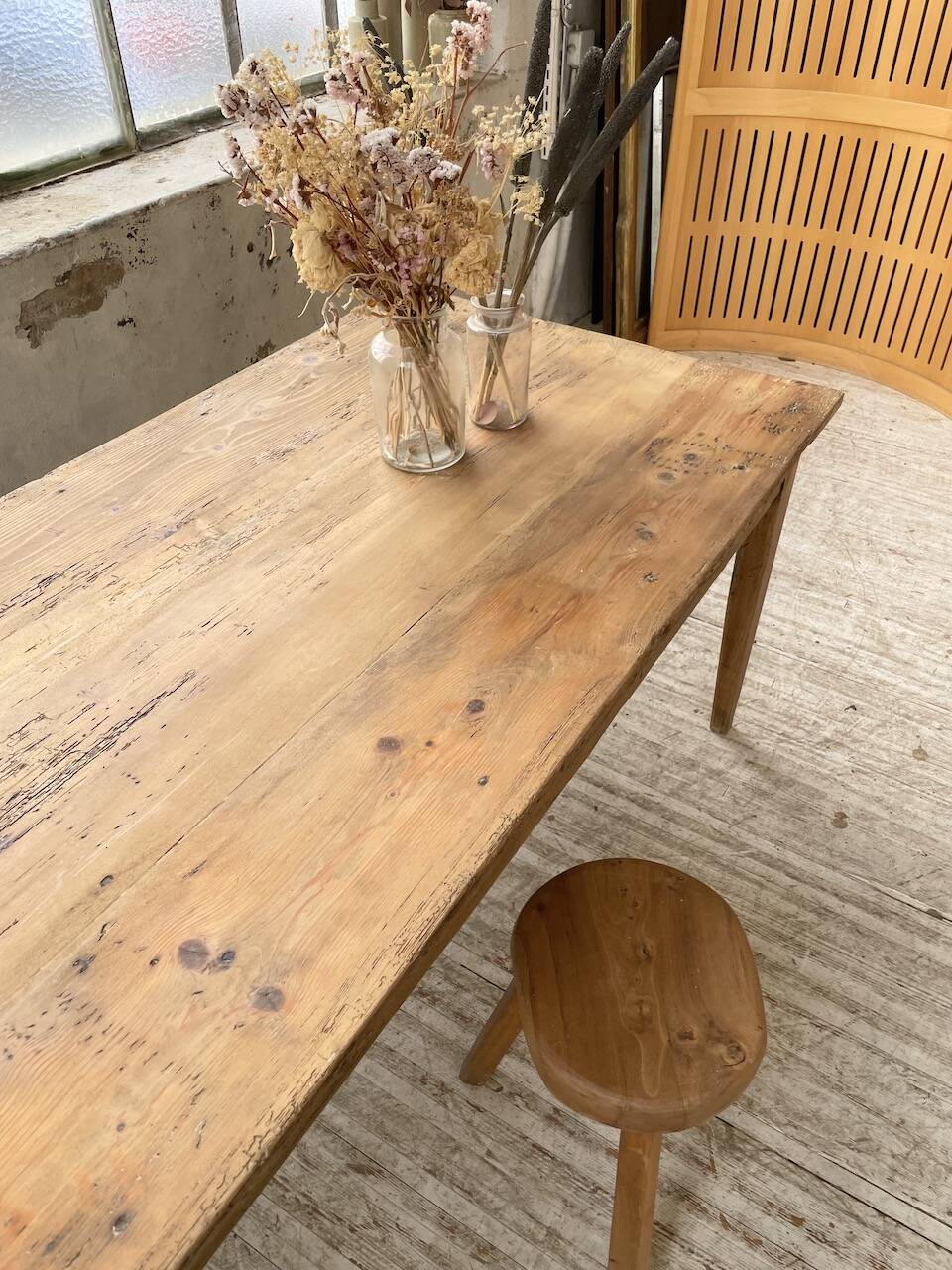 Farmhouse table with spindle legs in oak and pine, 2.5m