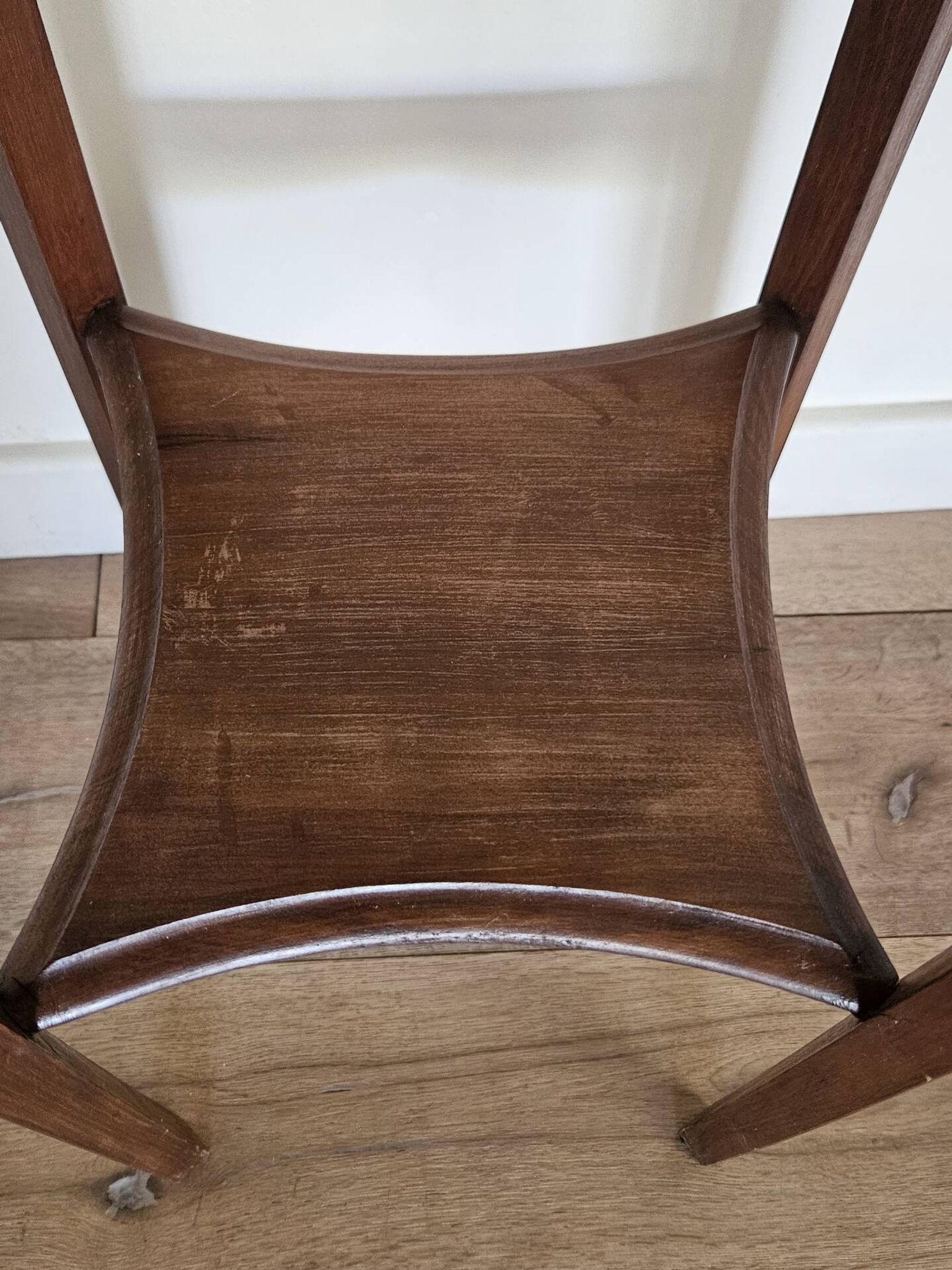 High plant stand in carved wood and Art Nouveau marble.
