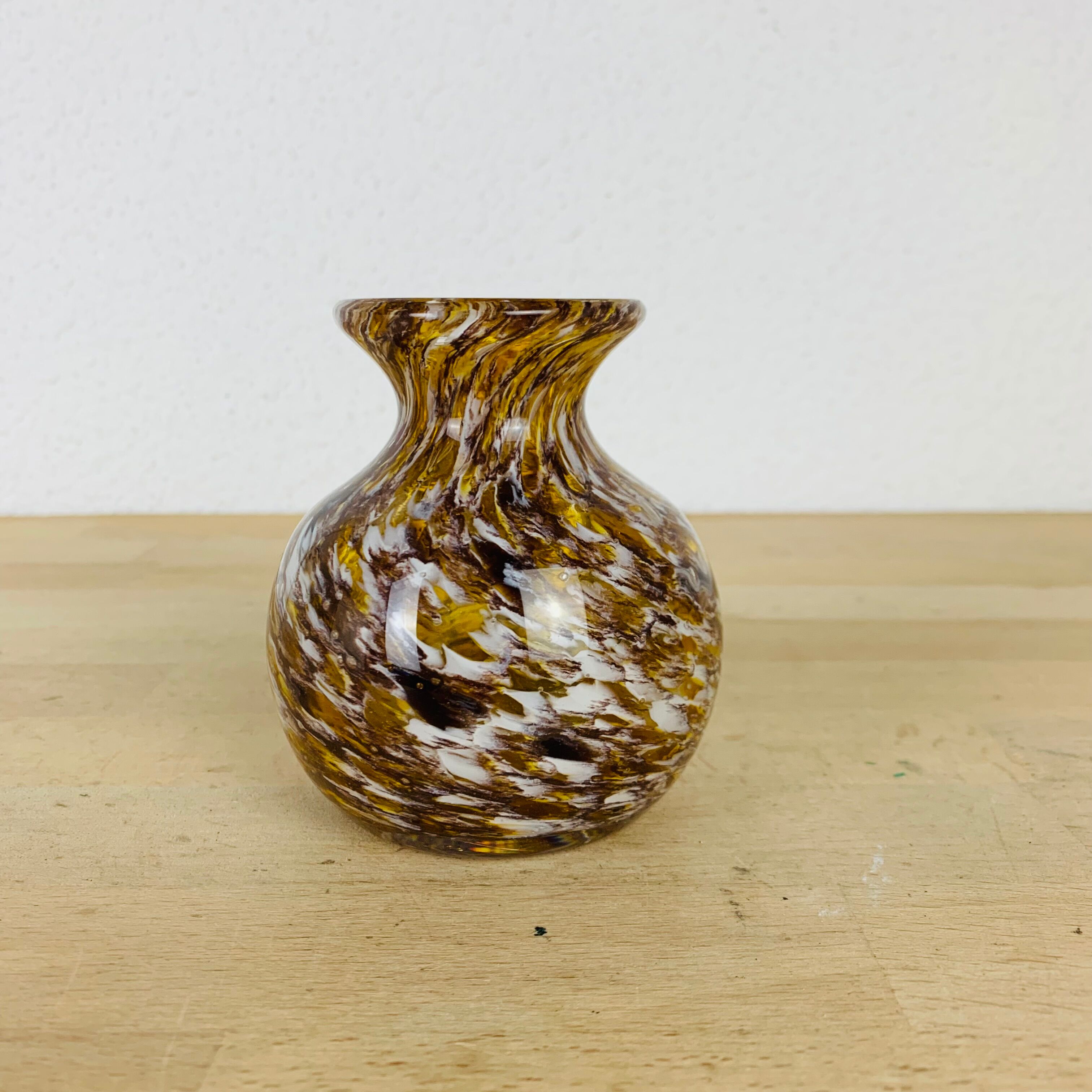 Murano vase yellow speckled glass