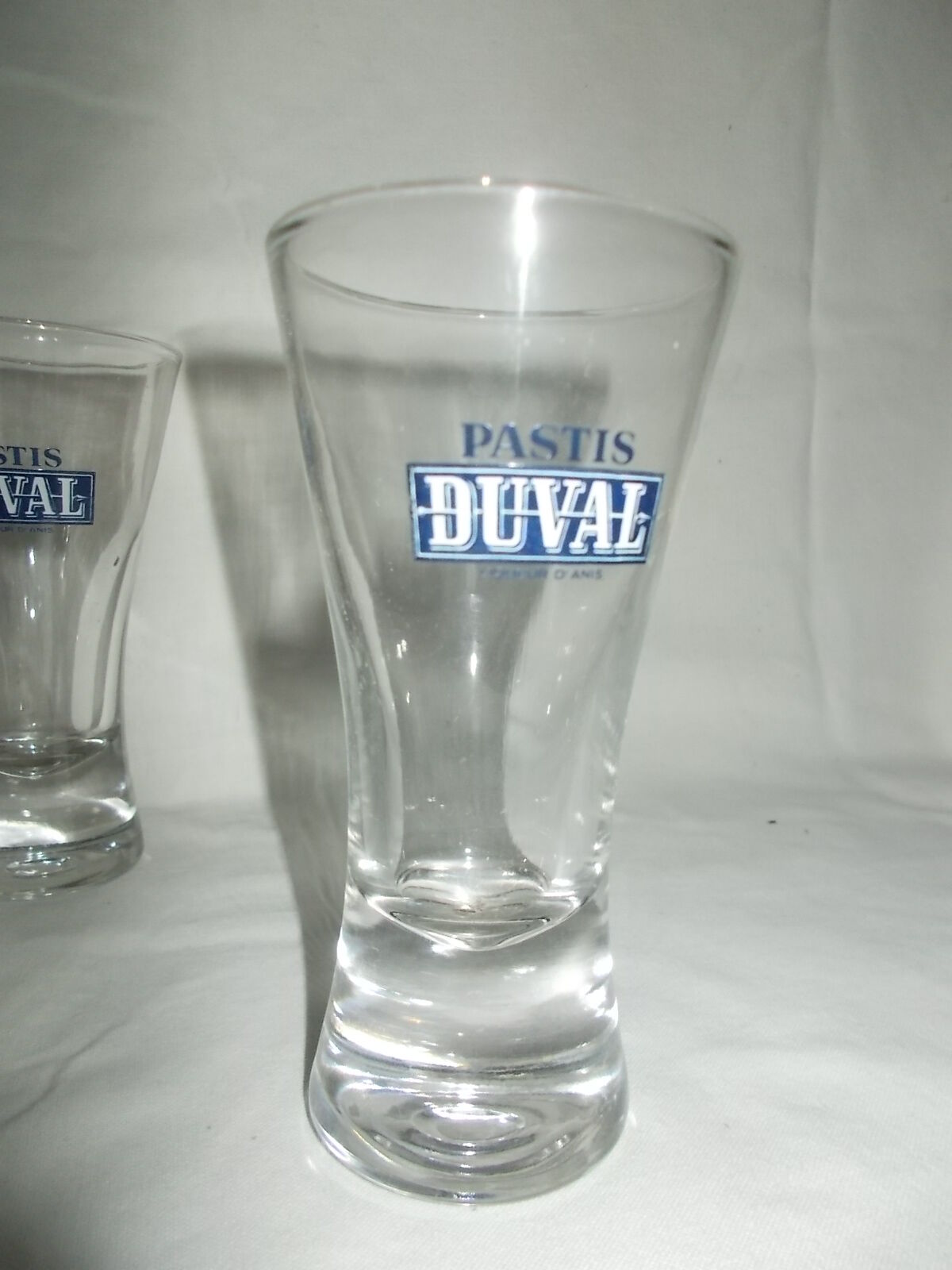 Lot 6 glasses pastis duval bistro advertising