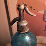 Siphon Albert Guigon Annecy with a blue pan, siphon for sparkling seltzer water.