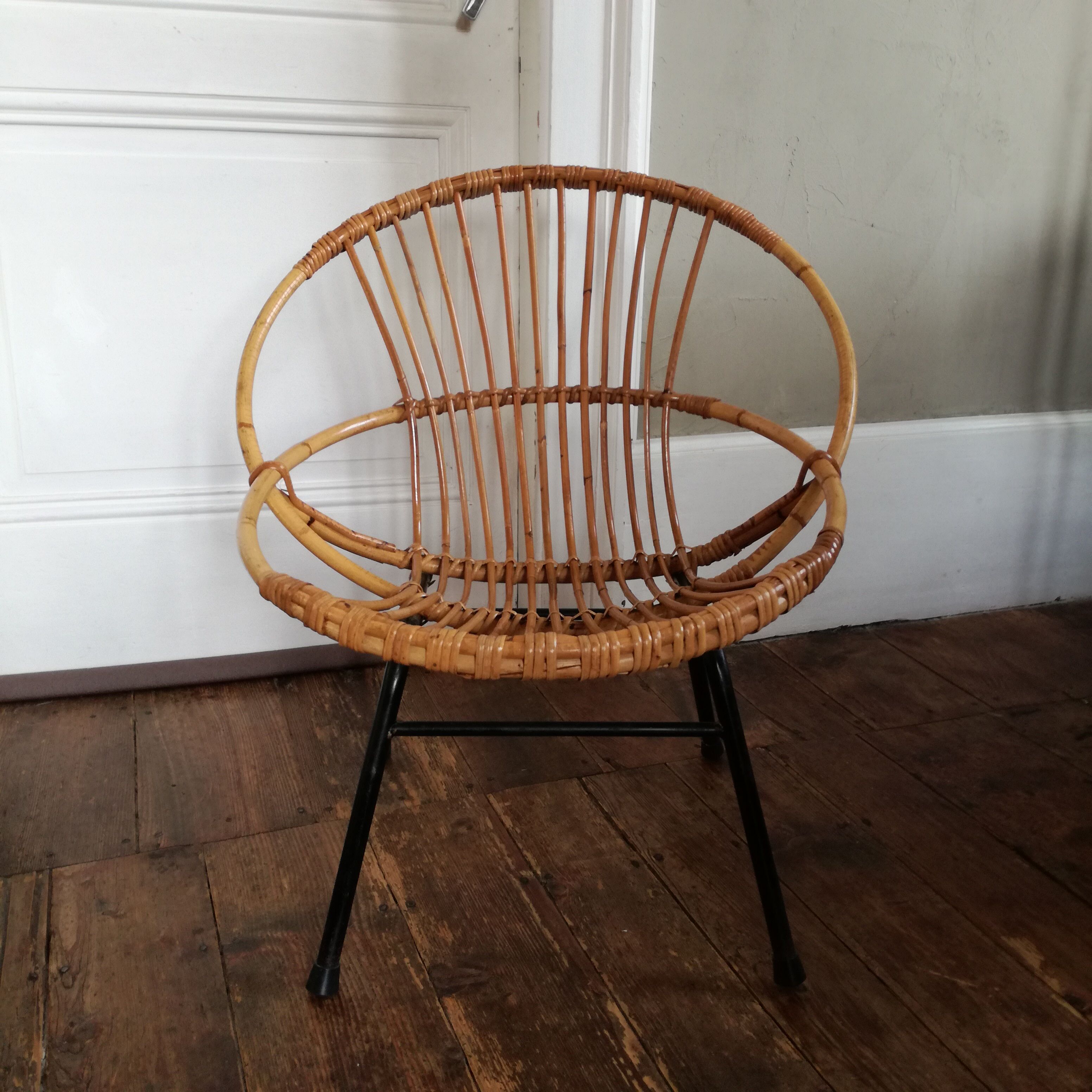 Rattan shell chair and metal feet