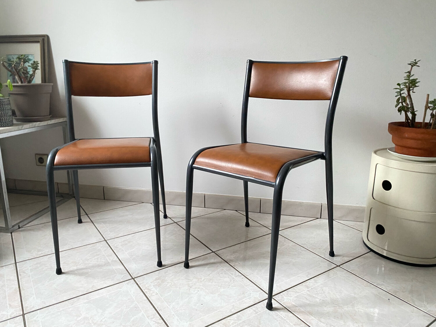2 original vintage 1960s Mullca 510 adult school chairs