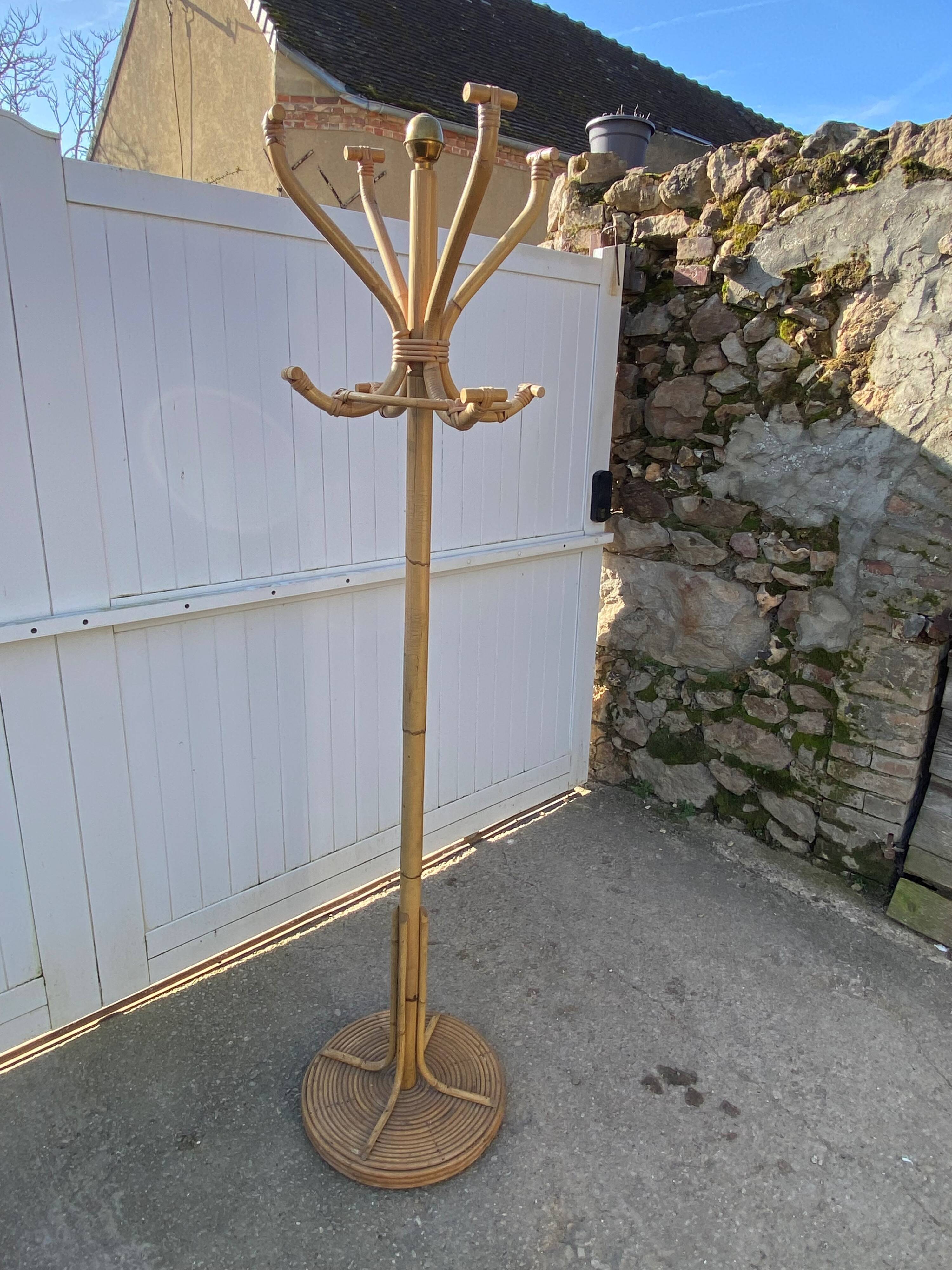 Vintage 1970s rattan parrot coat rack