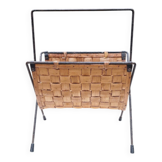 Porte revue en métal et bois