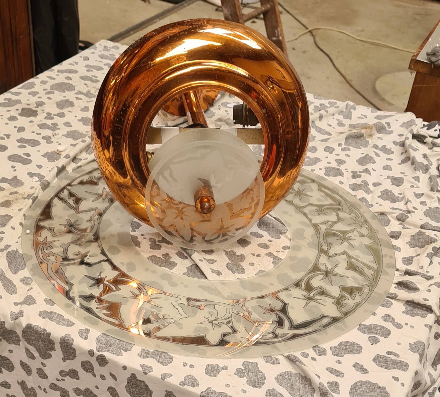 art deco suspension chandelier 1920 a 40 copper and glass very good condition 45xl49 not common